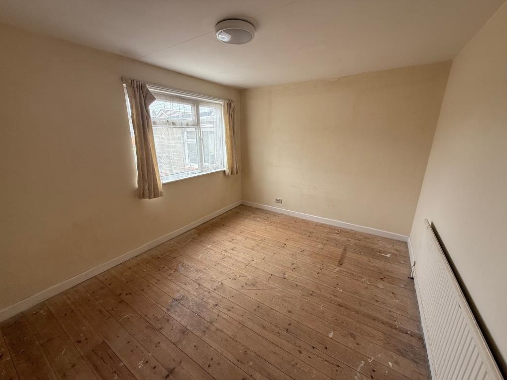Lot: 141 - FREEHOLD THREE-BEDROOM DETACHED BUNGALOW FOR IMPROVEMENT - One of the Bedrooms